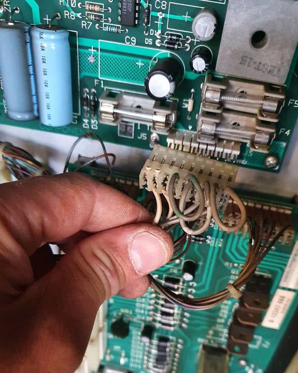 Dépannage électronique d'un flipper Williams System 11